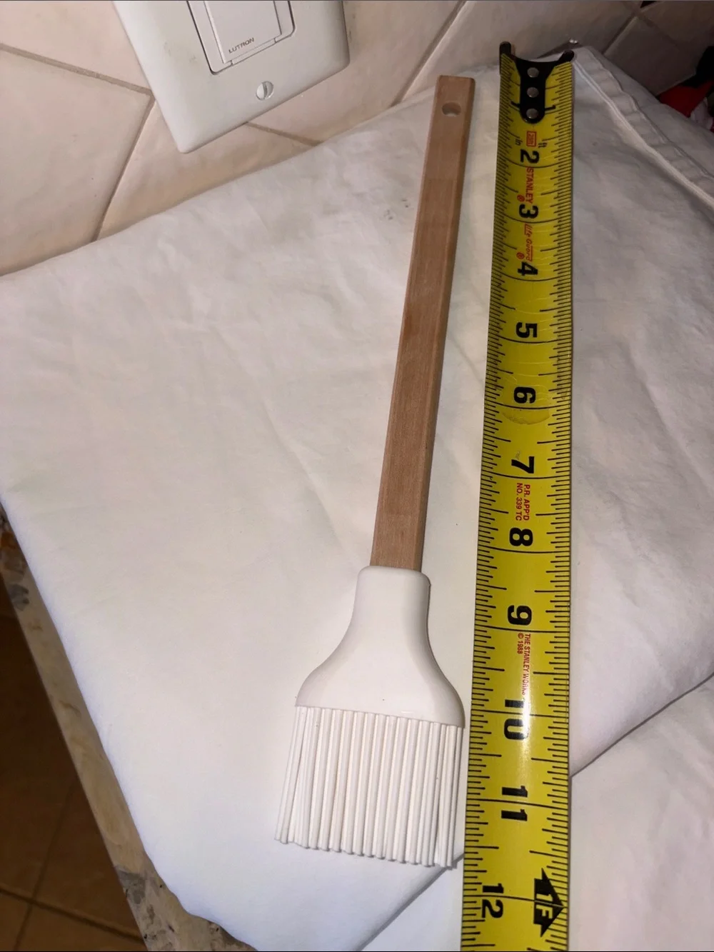 new Le Creuset France pastry brush basting small silicone cooking utensil white